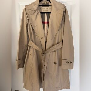 Burberry Mid-length Kensington Heritage Trench Coat, Honey